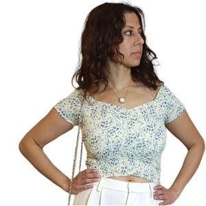 Aqua Festival Garden Blue Ditsy Floral Print Short Sleeve Smocked Crop Top small